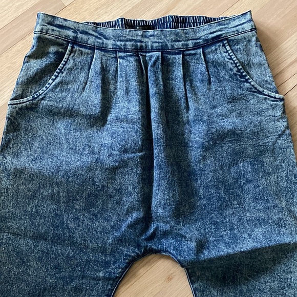 NWOT Forever 21 Harem Jean Pants - Picture 2 of 5